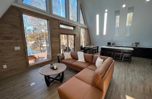 Seneca House | Lakefront Keowee Luxury Cottages 127