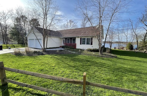 Pocono Summit House | Lakefront Oasis, Dog-Friendly with Boat and Sauna included