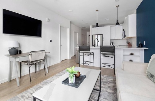 Civic Center Apartment | Landing | Beautiful 1BD, Rooftop Lounge, Gym