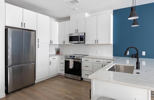 Civic Center Apartment | Landing | Beautiful 1BD, Rooftop Lounge, Gym