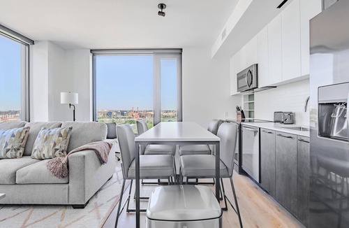 Washington Apartment | Landing | Beautiful 2BD, Courtyard, Pool
