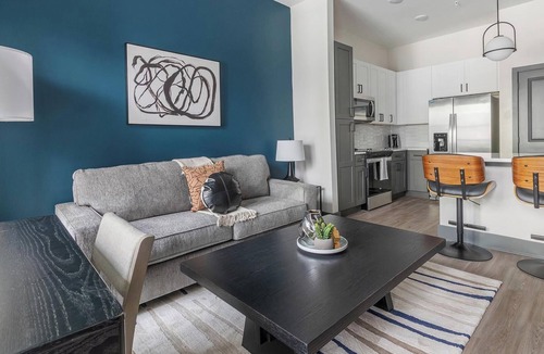 Southbank Apartment | Landing | Beautiful 1BD, Pool, Rooftop Lounge
