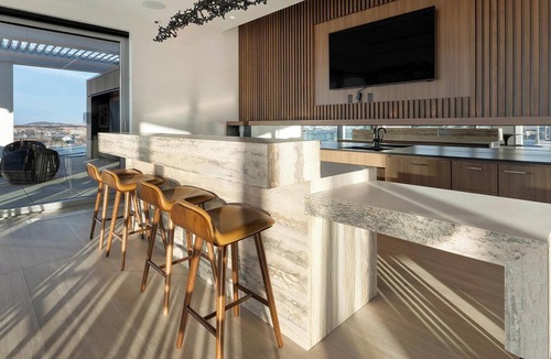 Washington Apartment | Landing | Chic 1BD, Gym, Rooftop Lounge