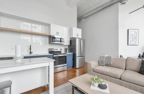 Greenville Apartment | Landing | Chic 2BD, Gym, Yoga Studio