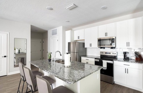 Port Malabar Apartment | Landing | Chic 2BD, Pool, Gym