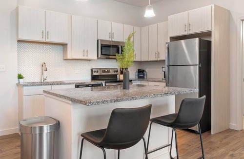 Tarpon Springs Apartment | Landing | Chic 2BD, Clubhouse