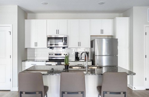 Port Malabar Apartment | Landing | Incredible 2BD, Gym, Pool
