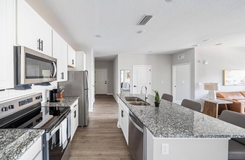 Port Malabar Apartment | Landing | Incredible 2BD, Gym, Pool