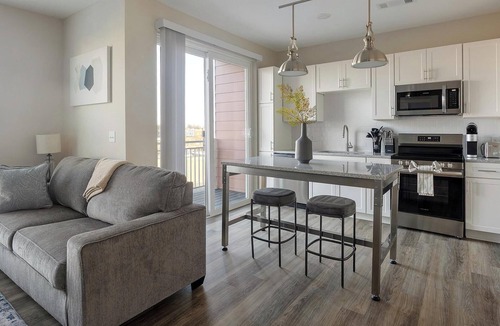 Richmond Apartment | Landing | Modern 1BD, Game Room, Courtyard