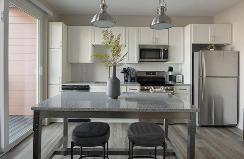 Richmond Apartment | Landing | Modern 1BD, Game Room, Courtyard