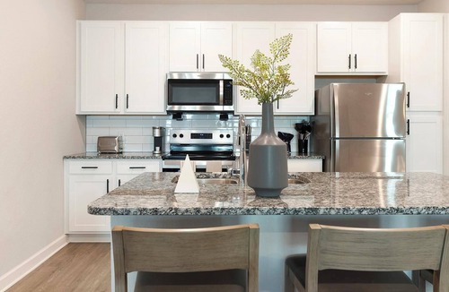 Port Malabar Apartment | Landing | Spectacular 1BD, Gym, Pool