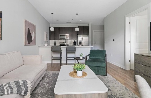 Downtown Apartment | Landing | Stylish 1BD, Pool, Courtyard