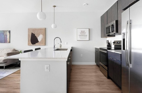 Downtown Apartment | Landing | Stylish 1BD, Pool, Courtyard