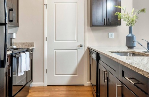 Central West End Apartment | Landing | Stylish 2BD, Pool, Gym