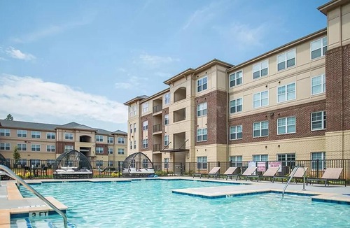 Valley Falls Apartment | Landing | Stylish 2BD, Gym, Game Room