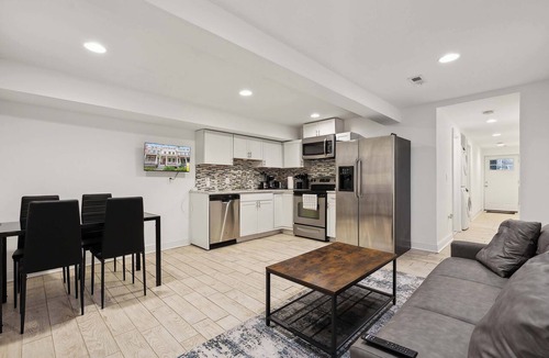 Le Droit Park Apartment | Large, 2BR/1BA with AC/TV/Internet/Laundry