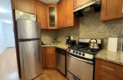 Hell's Kitchen Apartment | Large 2BR Midtown Apartment Walk to Times Square