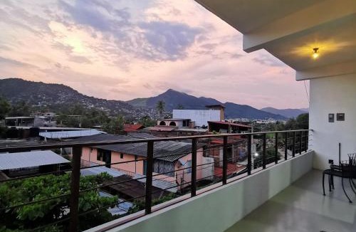 Lazaro Cardenas Apartment | Large and comfy apartment, near DT and Principal Beach!