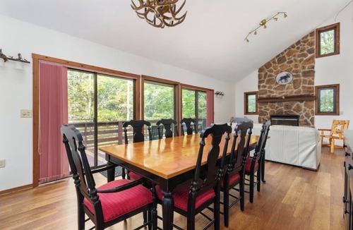 Basye House | Large house only minutes from lake with great hikes & a hot tub!