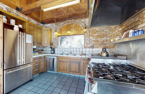 Elk House | Large Oceanfront Bluff Home - Hot Tub, Kids Room