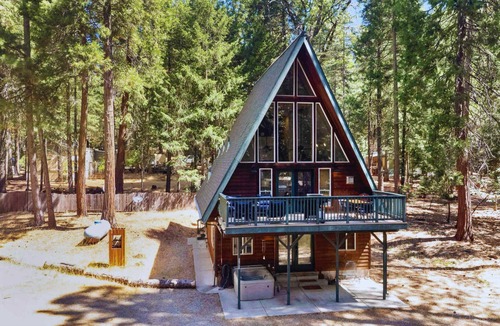 Shingletown Cabin | Lassen A-Frame Cabin w/Hot Tub