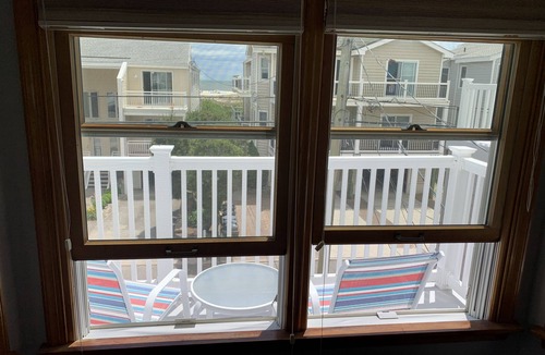 Gold Coast Condo | Location, location~1 House from the Beach~Beautiful 2nd Fl w/Ocean-views
