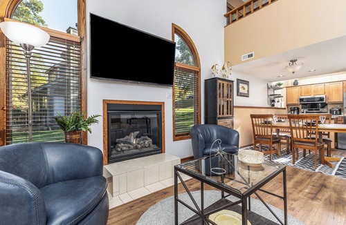 The Galena Territory House | Long Golf Views off the private deck + Fireplace, Comfy Beds, Cozy Vibe!