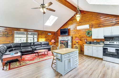 Long Pond Cottage | Long Pond Log Cabin w/Hot Tub Soaks & Outdoor Fun
