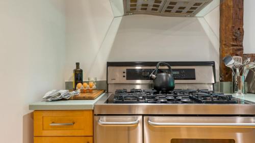 Clinton Corners House | Longview Pond Lodge by AvantStay