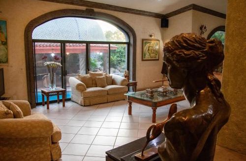 Burgos Bugambilias Hostel | Los Encantos