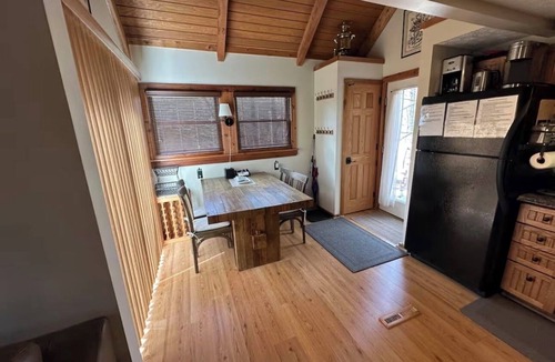 Davis Cabin | Lucky Bear - Modern Cabin in Davis at the Black Bear Resort
