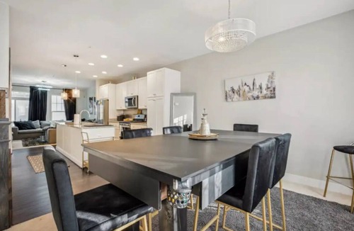 Central Northeast House | Lux 4BR home in DC l Parking & Metro access l Family, Corporate, & Extended stay