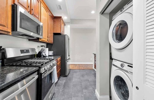 Columbia Heights House | Luxe 7-BR Victorian Castle in the Nation's Capital