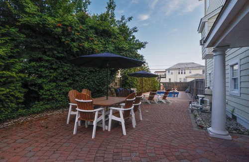 Beach Haven Crest House | Luxurious 6 Bedroom Oceanside Home with Pool. Steps from the Beach.