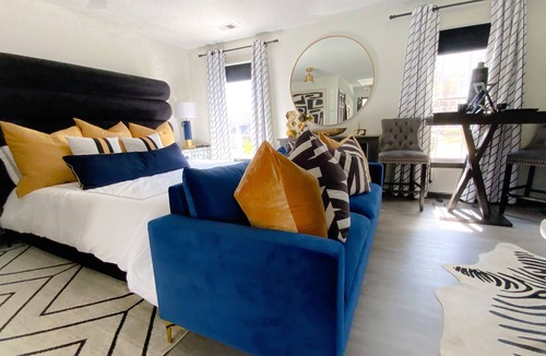 Clarkdale Apartment | Luxurious Apt Private Entrance & Heated Pool