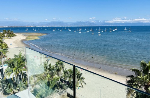 La Cruz de Huanacaxtle Condo | Luxurious beachfront penthouse! Panoramic views, white sand beach, private pool