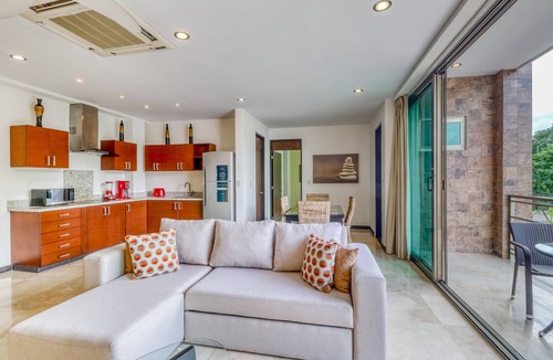 Zazil-ha Apartment | Luxurious condo with pool, fast WiFi, kitchenette & AC - 3 blocks to beach