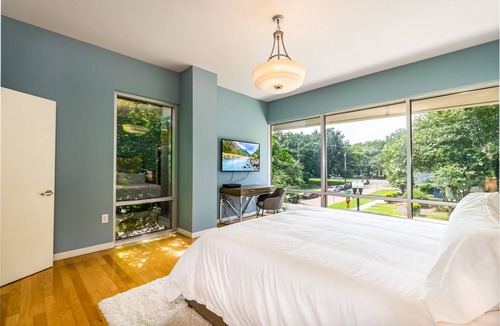 Downtown Orlando Apartment | Luxurious Downtown 1.5 bed / 2 bath Apartment