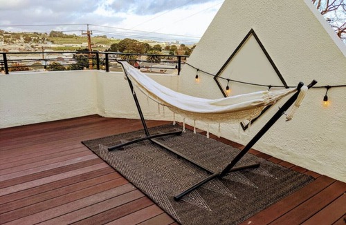 Bayview House | Luxurious Master Suite-Private deck, stunning view