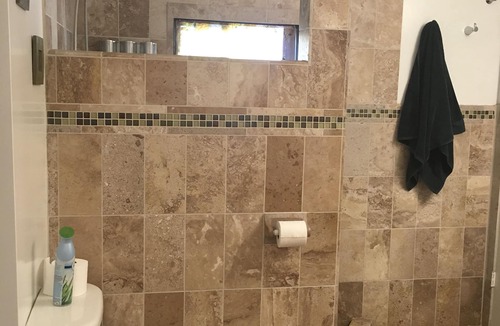 North End House | Luxury 2 Bed 1.5 Bath Jacuzzi, Gym n7dollar Uber From Excel