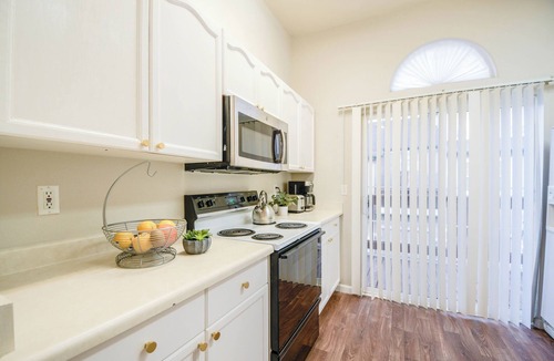 Meadow Hills House | Luxury 2BR Townhome close to Cherry Creek Reservoir with attached Garage