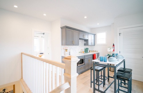 Park View House | Luxury 5BR Park View| Sleeps 17 | Rooftop, Parking