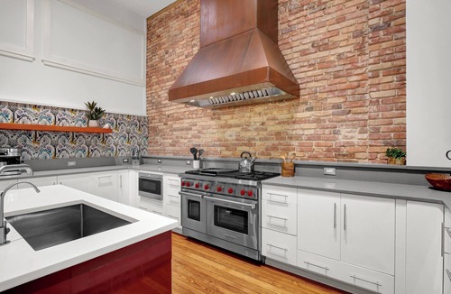 Downtown Wilmington Condo | Luxury Downtown 2BR/2BA Penthouse with Two Suites, Pool Table & Jacuzzi Tub