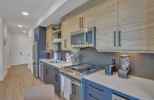 City Park West Apartment | Luxury Studio, Gym, Spa, Garage Parking 301