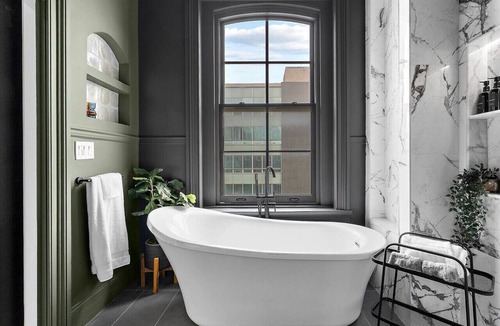 Old Goucher Apartment | Luxury Two Queen Suite - Haven at The Marle Boutique Hotel Near JHU & DT