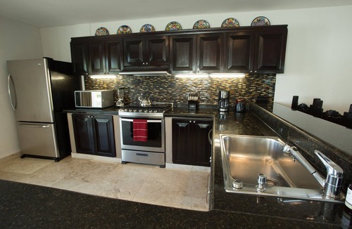 Playacar Fase I Villa | Luxury Villa Steps to Beach, 5th Ave & Concierge Avail! Beach access 70 meters!