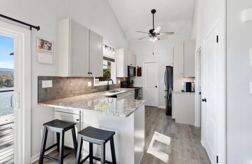 Pulaski House | Luxury Waterfront Cottage/Panoramic Views/Fully Renovated