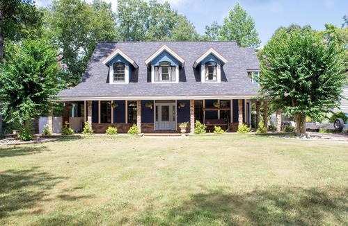 Hollywood House | Luxury Waterfront Retreat with Private Dock & Scenic Views