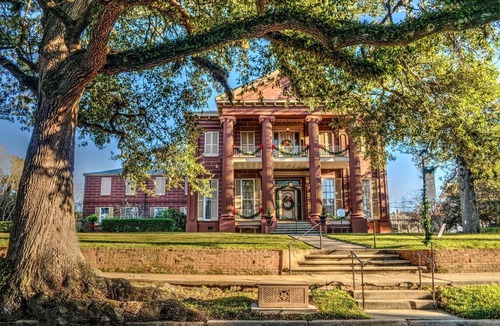 Natchez House | Magnolia Hall: Britton | 1/1, Private Ensuite Bath