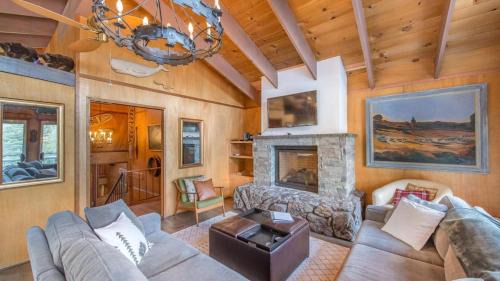Chamberlands House | Mahogany by AvantStay